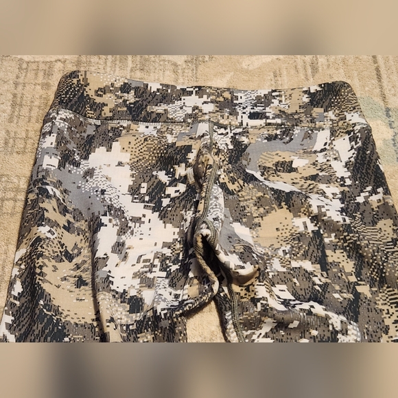 Sitka Womens Heavyweight Leggings. Size L. Gray/Tan Camo. EUC - Picture 4 of 8